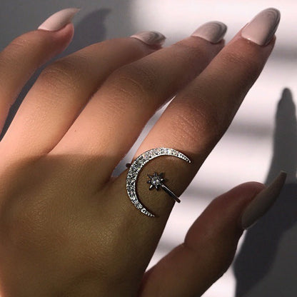 Moon Ring - Minimalistischer Damenring im Halbmond-Design