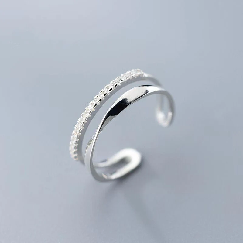 Verstellbarer Ring aus Silber mit Zirkonias