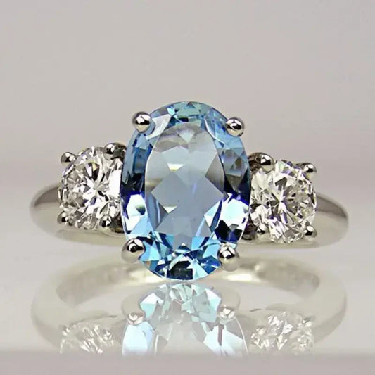 Ring mit blauem Brillantkristall in Sterlingsilber