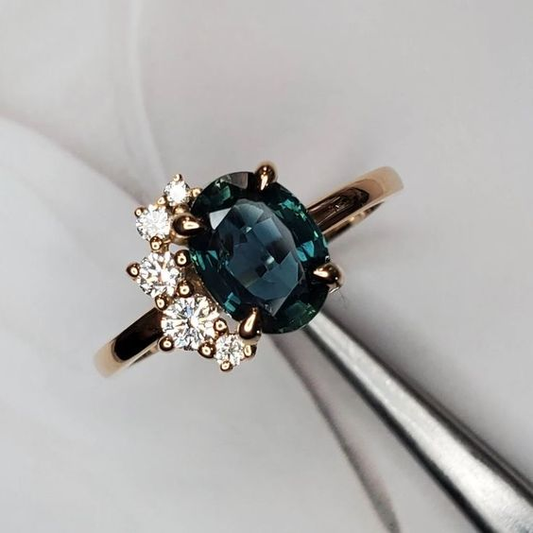 Vintage Ring mit blauem Kristall und Zirkonia